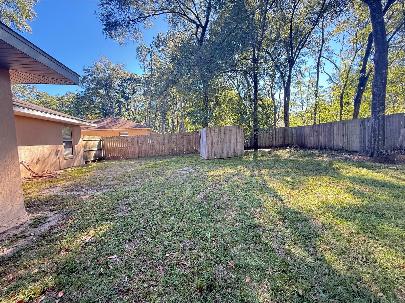 Listing photo id 29 for 6470 56th Terrace