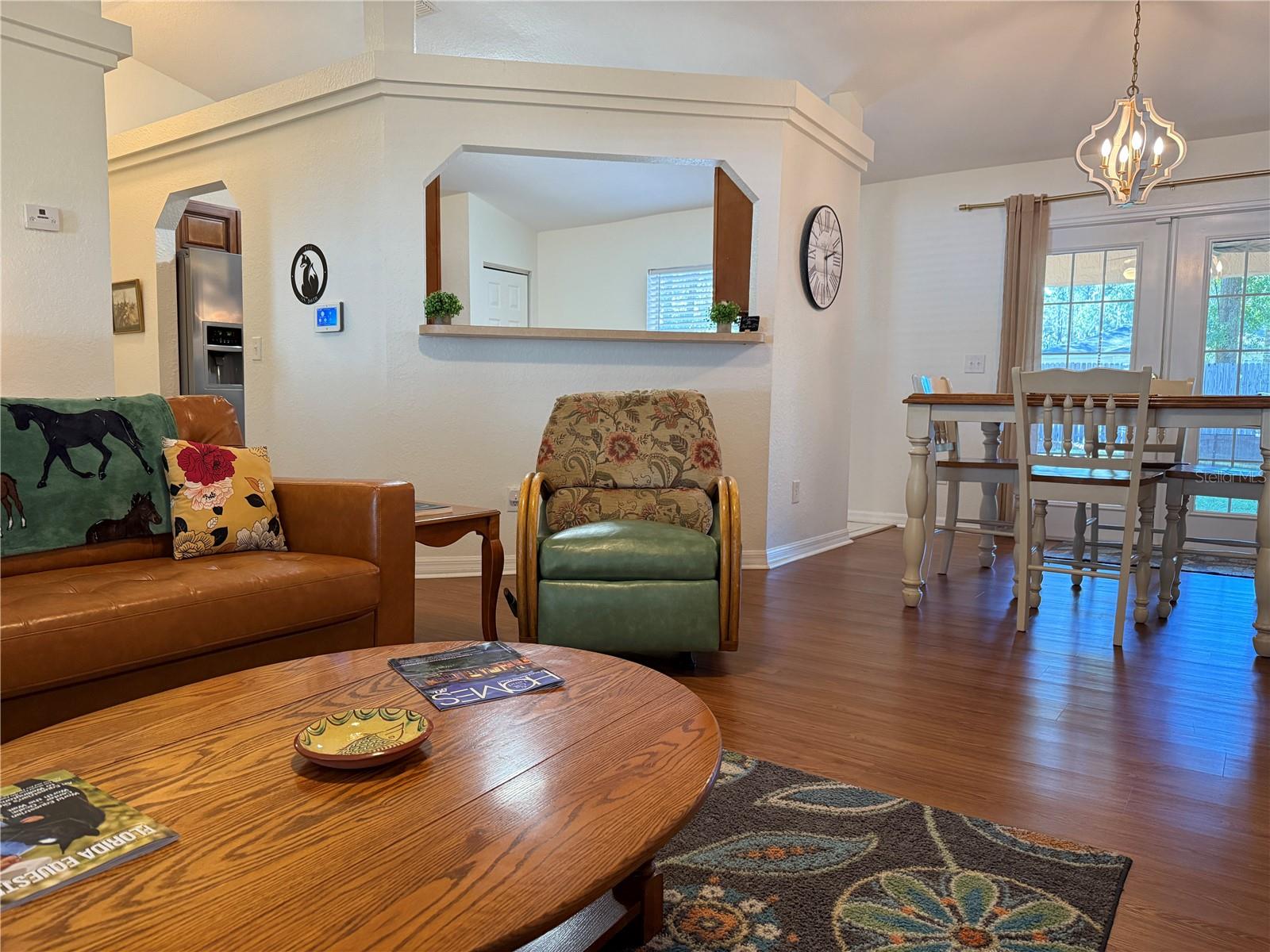 Listing photo id 4 for 6470 56th Terrace