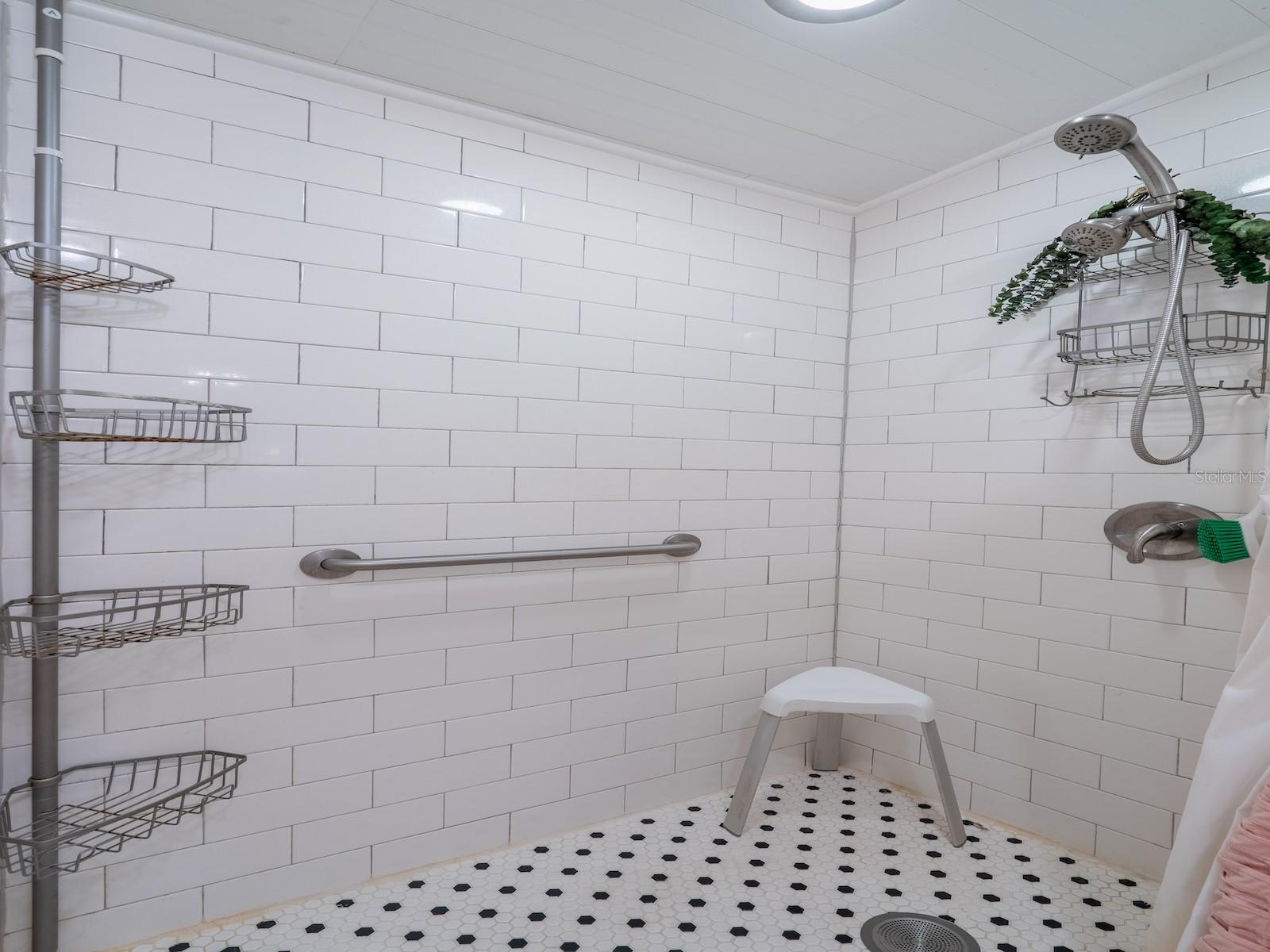 Image 26 of 44 For 14684 204th Place