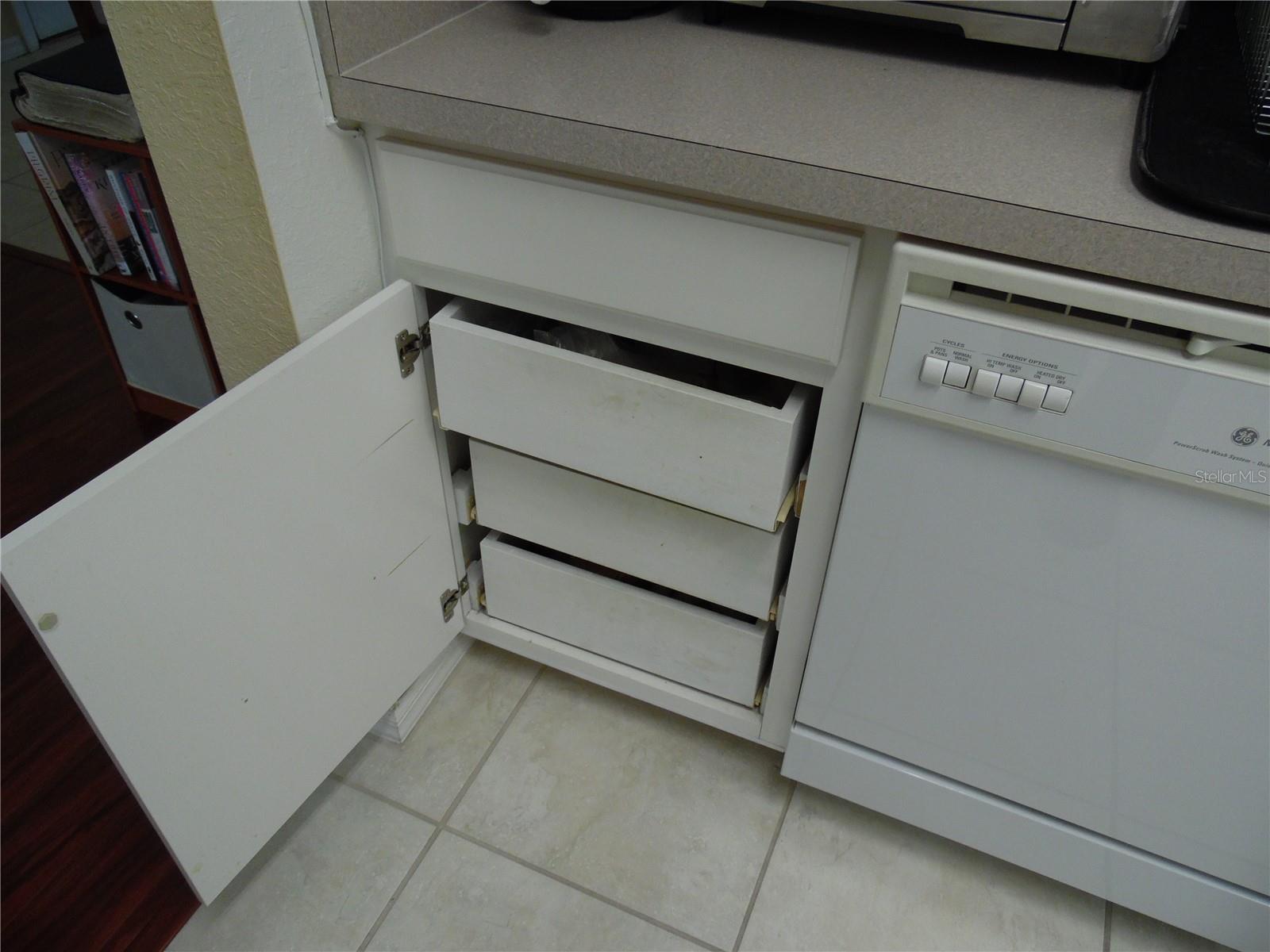 Image 21 of 79 For 11395 139th Street