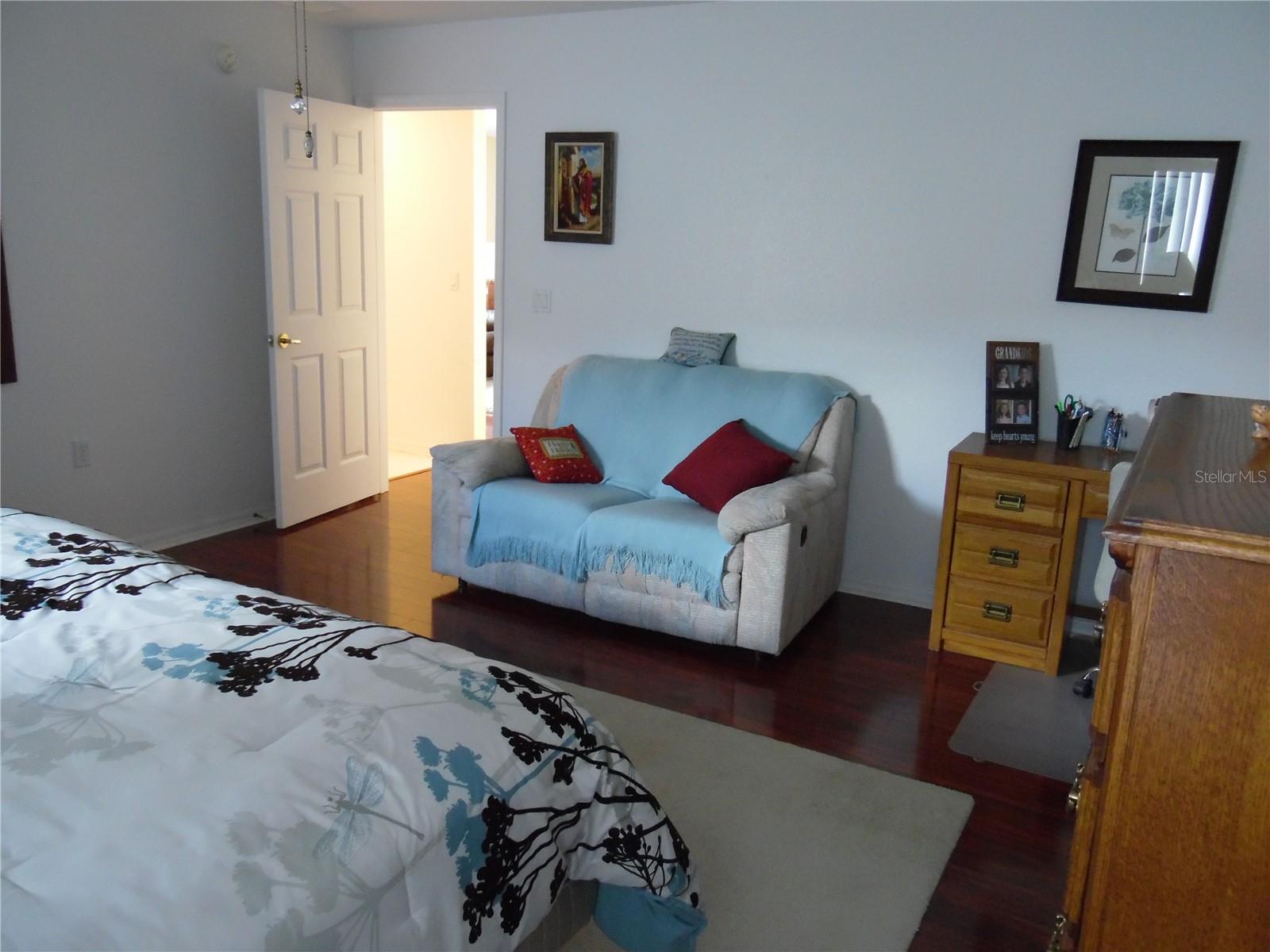 Image 27 of 79 For 11395 139th Street