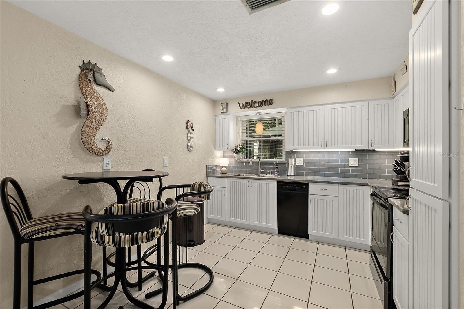 Image 14 of 45 For 210 Lincoln Avenue