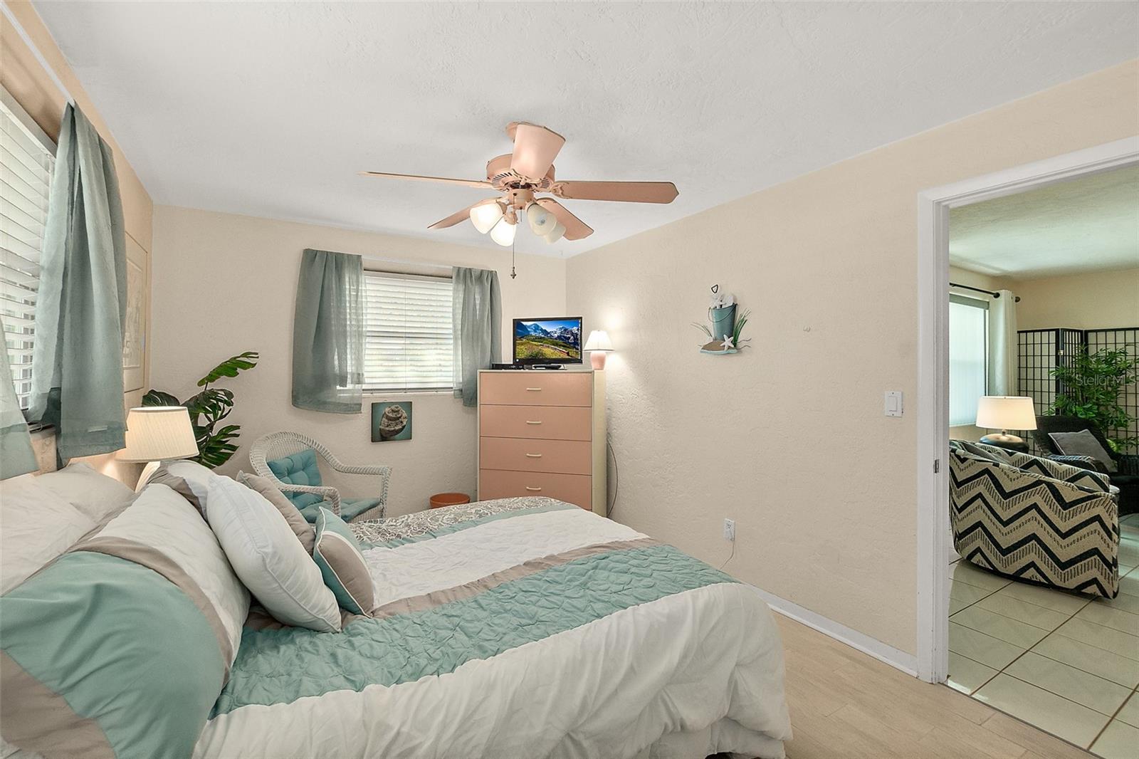 Image 21 of 45 For 210 Lincoln Avenue