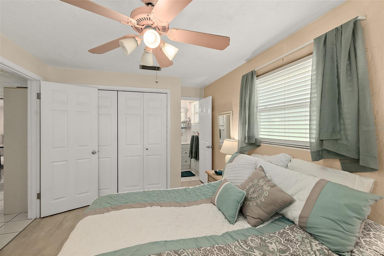 Image 22 of 45 For 210 Lincoln Avenue