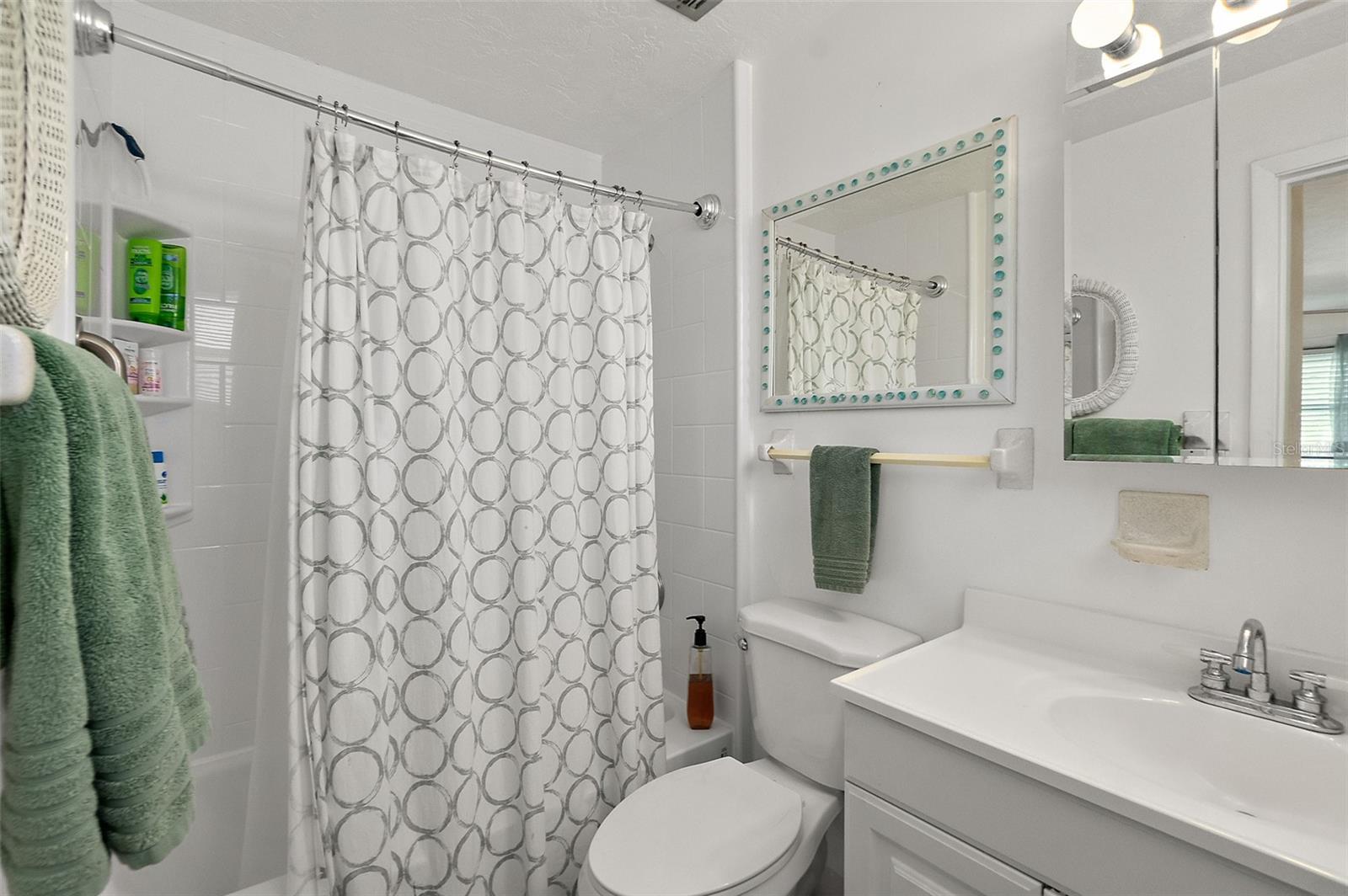 Image 24 of 45 For 210 Lincoln Avenue