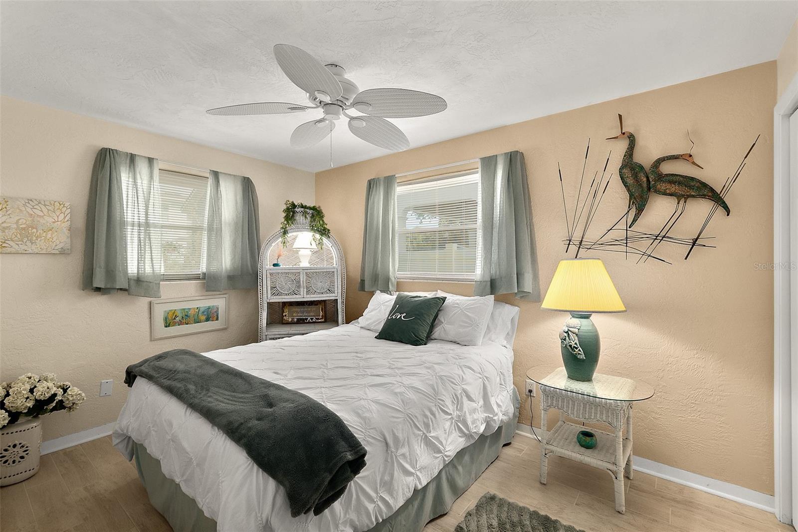 Image 29 of 45 For 210 Lincoln Avenue