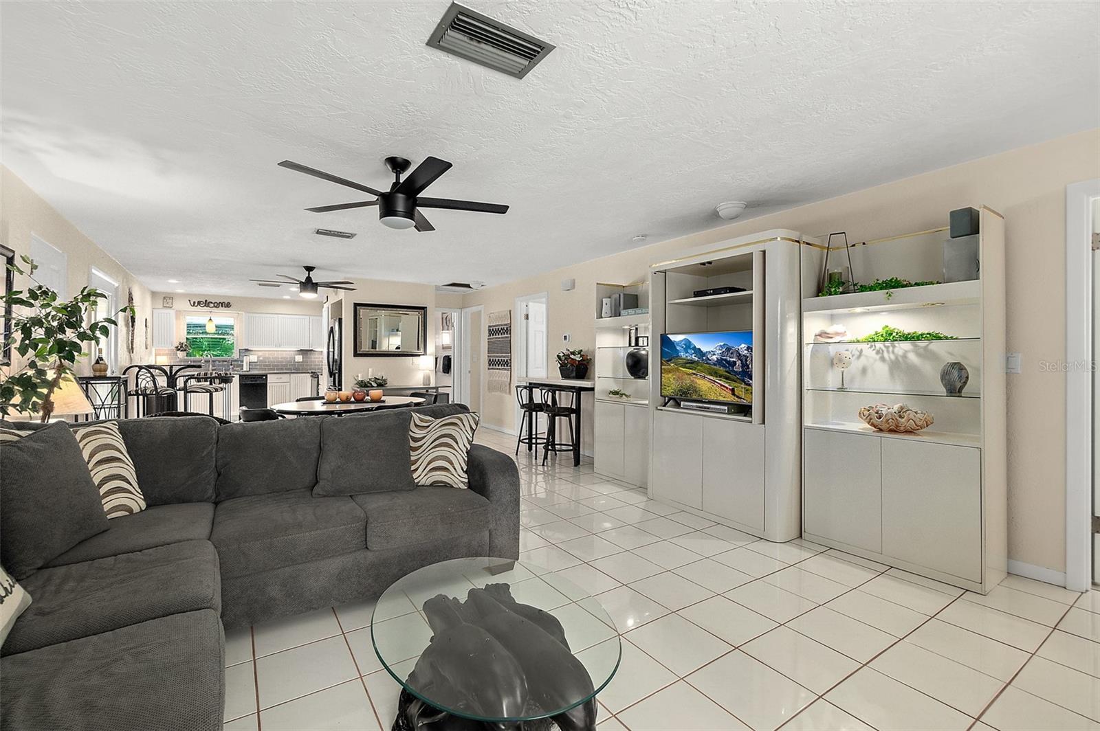 Image 5 of 45 For 210 Lincoln Avenue