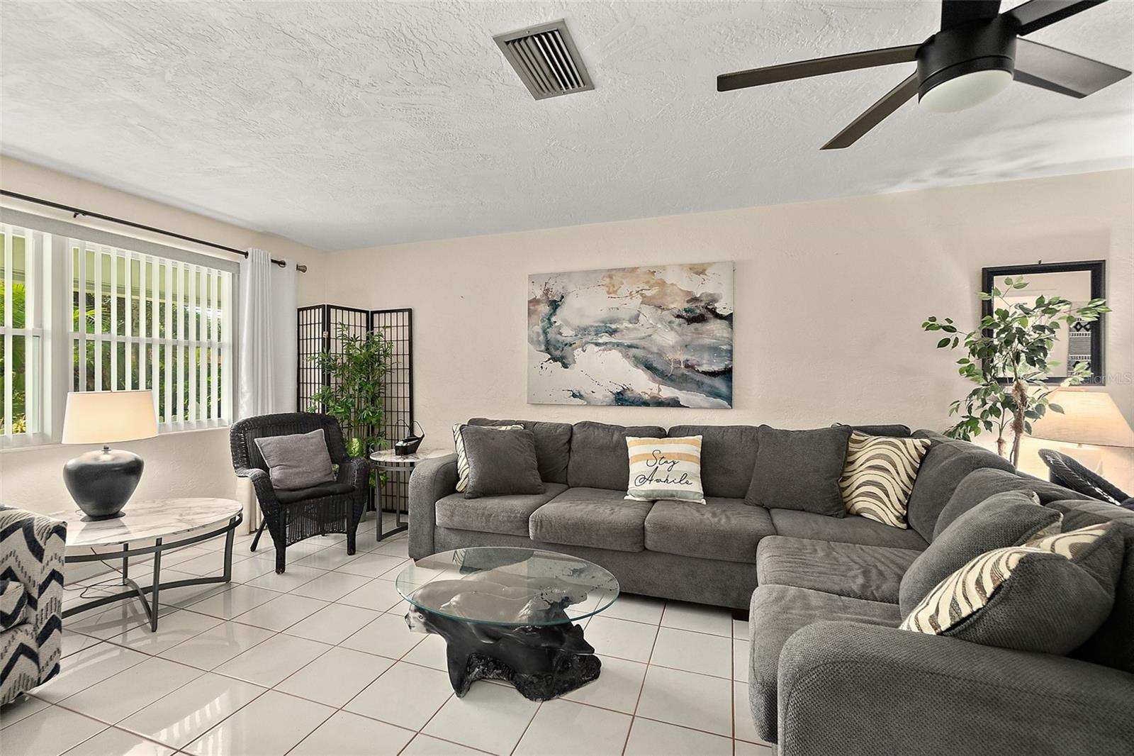 Image 6 of 45 For 210 Lincoln Avenue