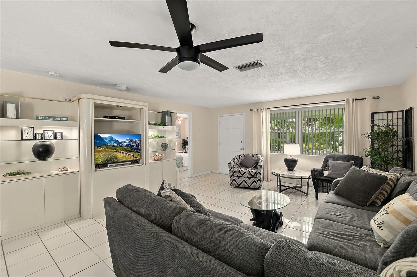 Image 8 of 45 For 210 Lincoln Avenue