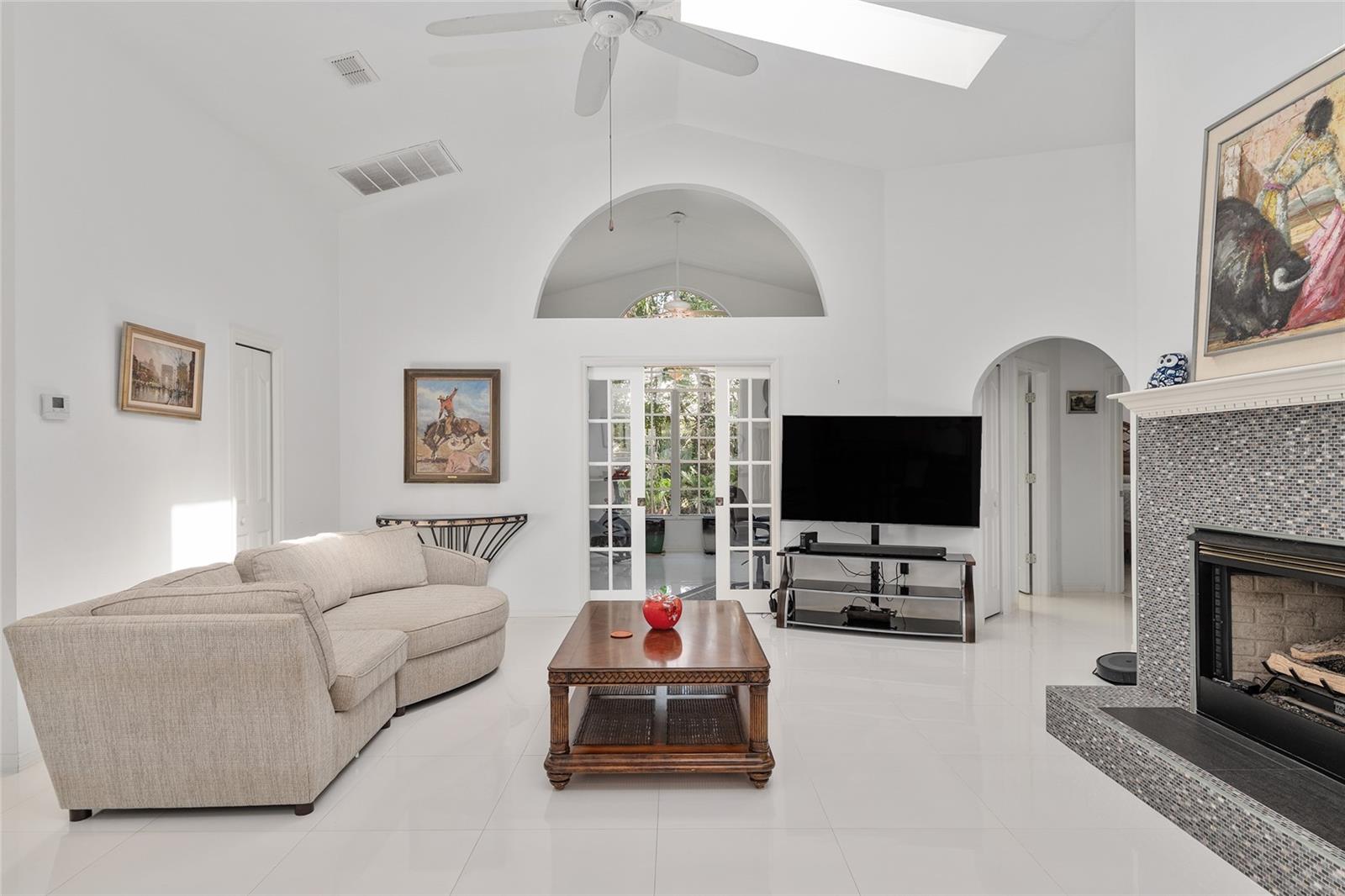 Image 26 of 89 For 90 Winding River Lane