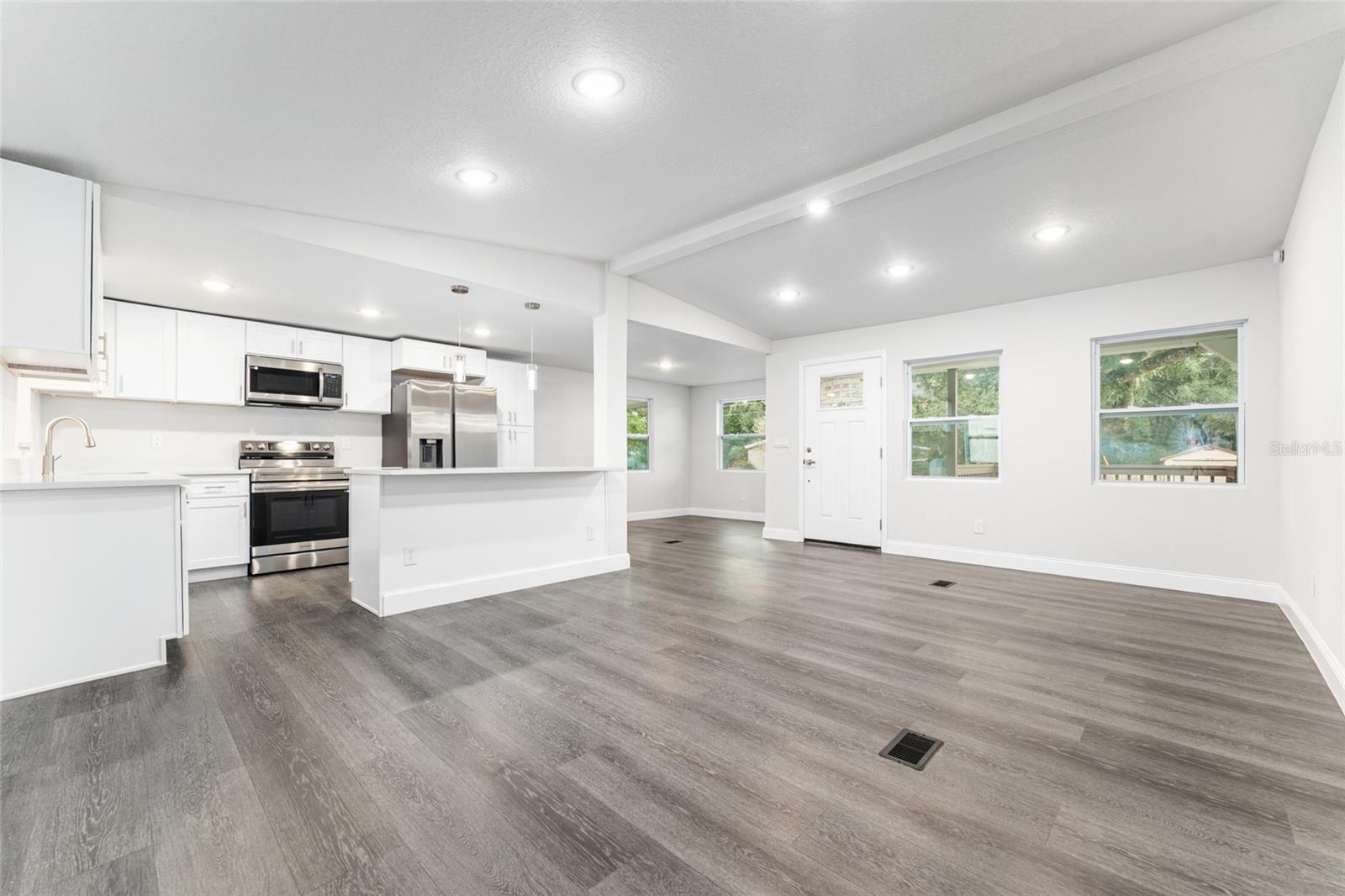 Image 16 of 62 For 9405 140th Place