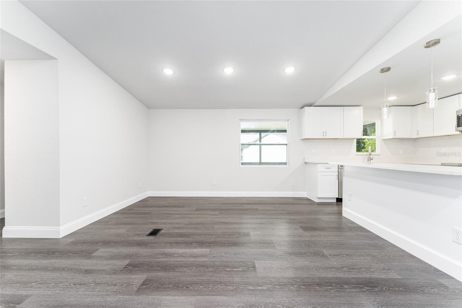 Image 19 of 62 For 9405 140th Place