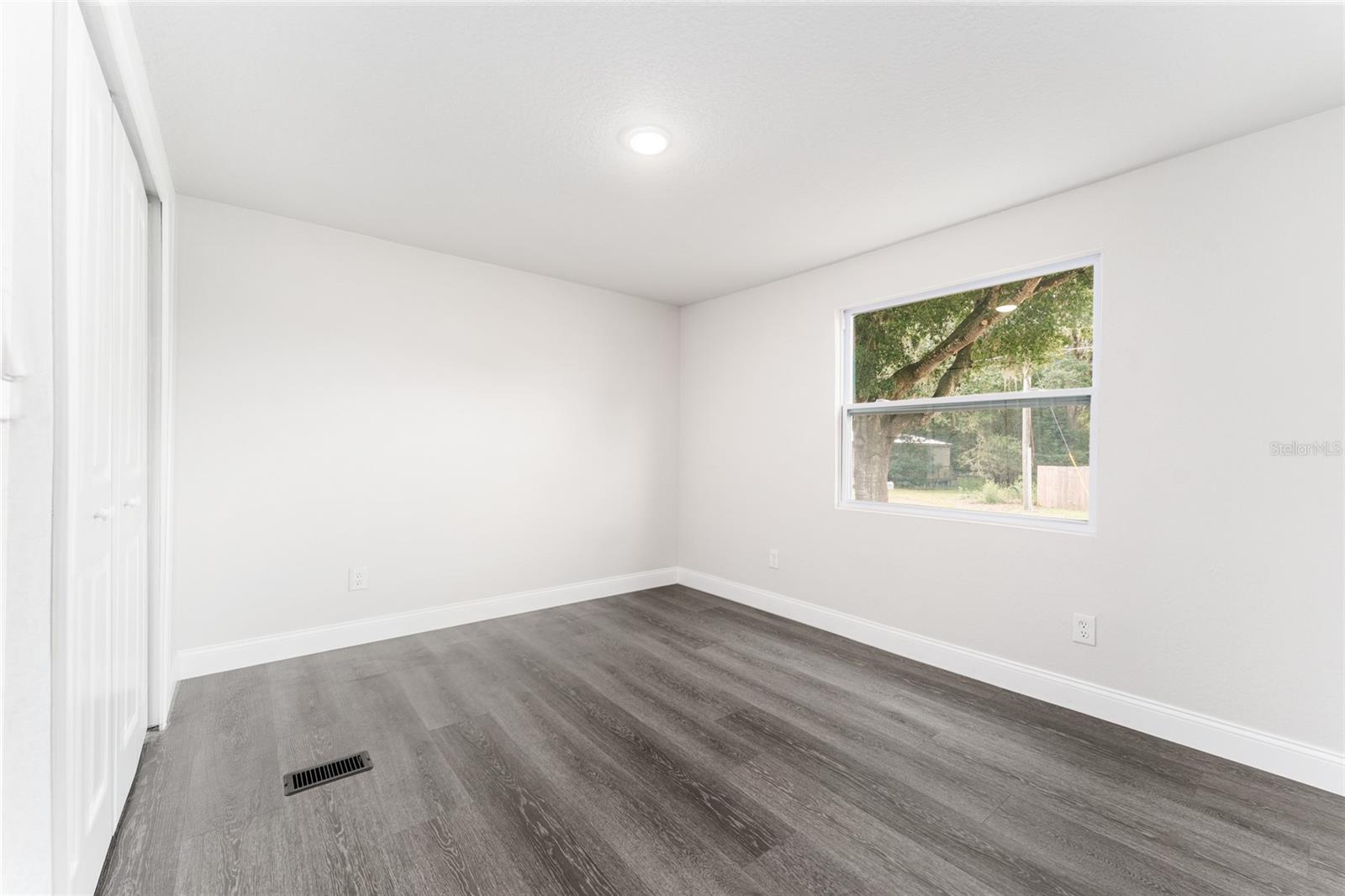 Image 31 of 62 For 9405 140th Place