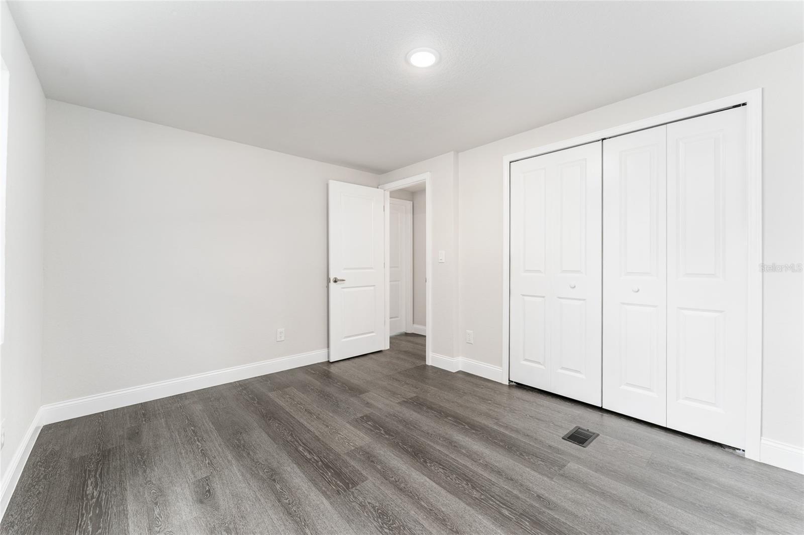 Image 32 of 62 For 9405 140th Place