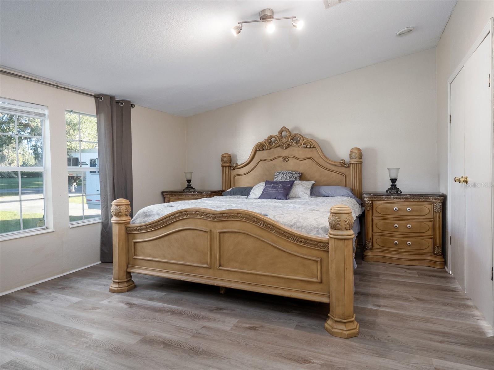 Image 30 of 34 For 13010 90th Avenue