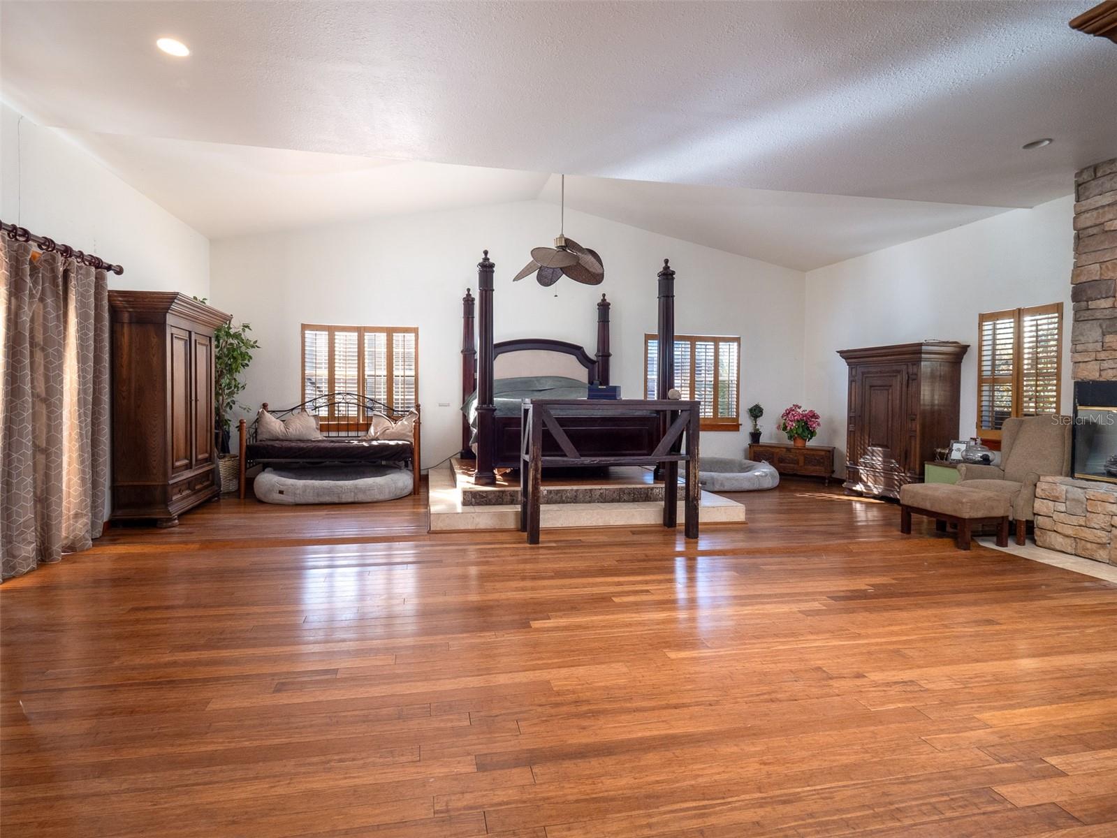 Image 9 of 34 For 13010 90th Avenue