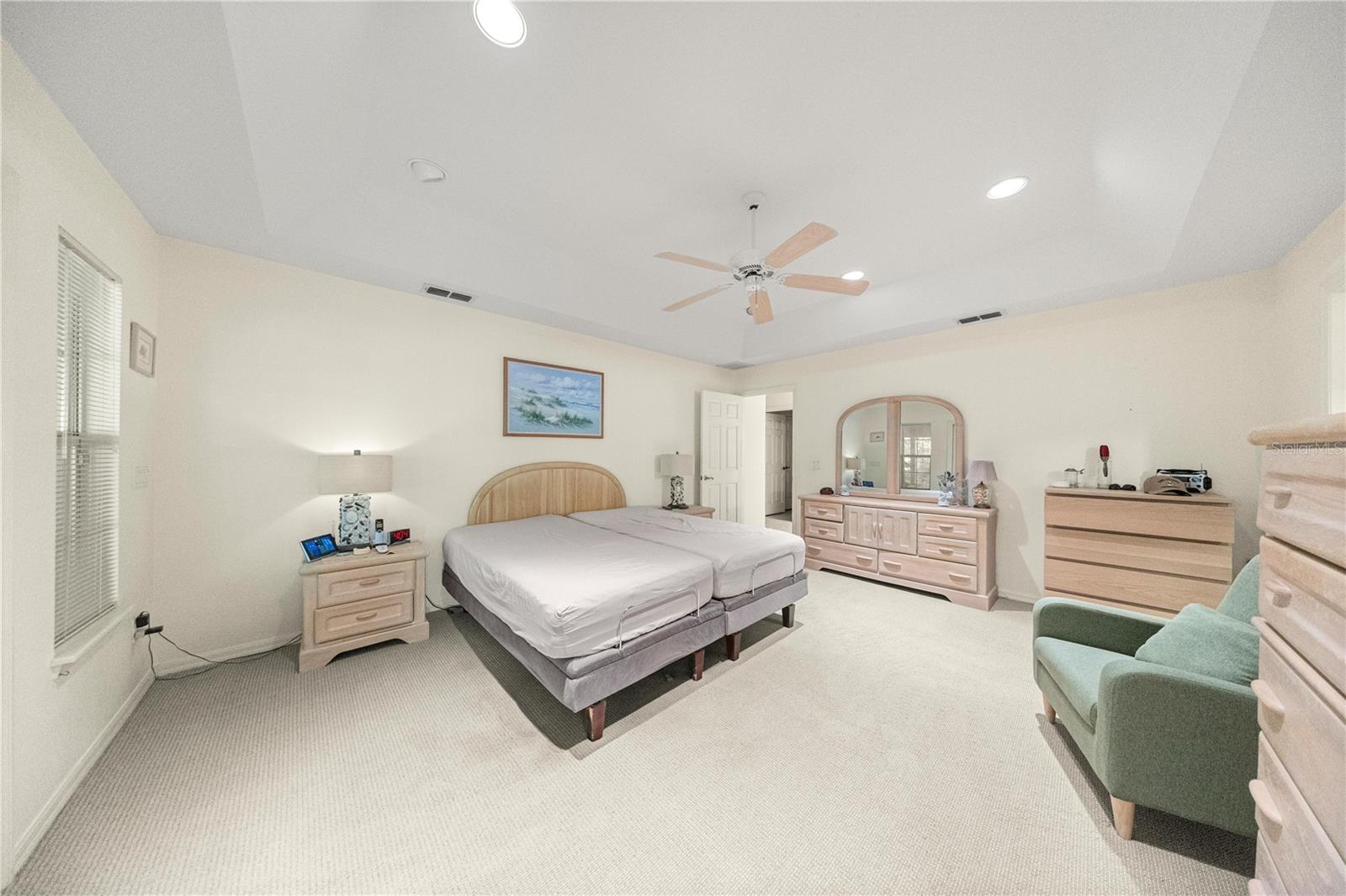 Image 11 of 31 For 5025 4th Circle