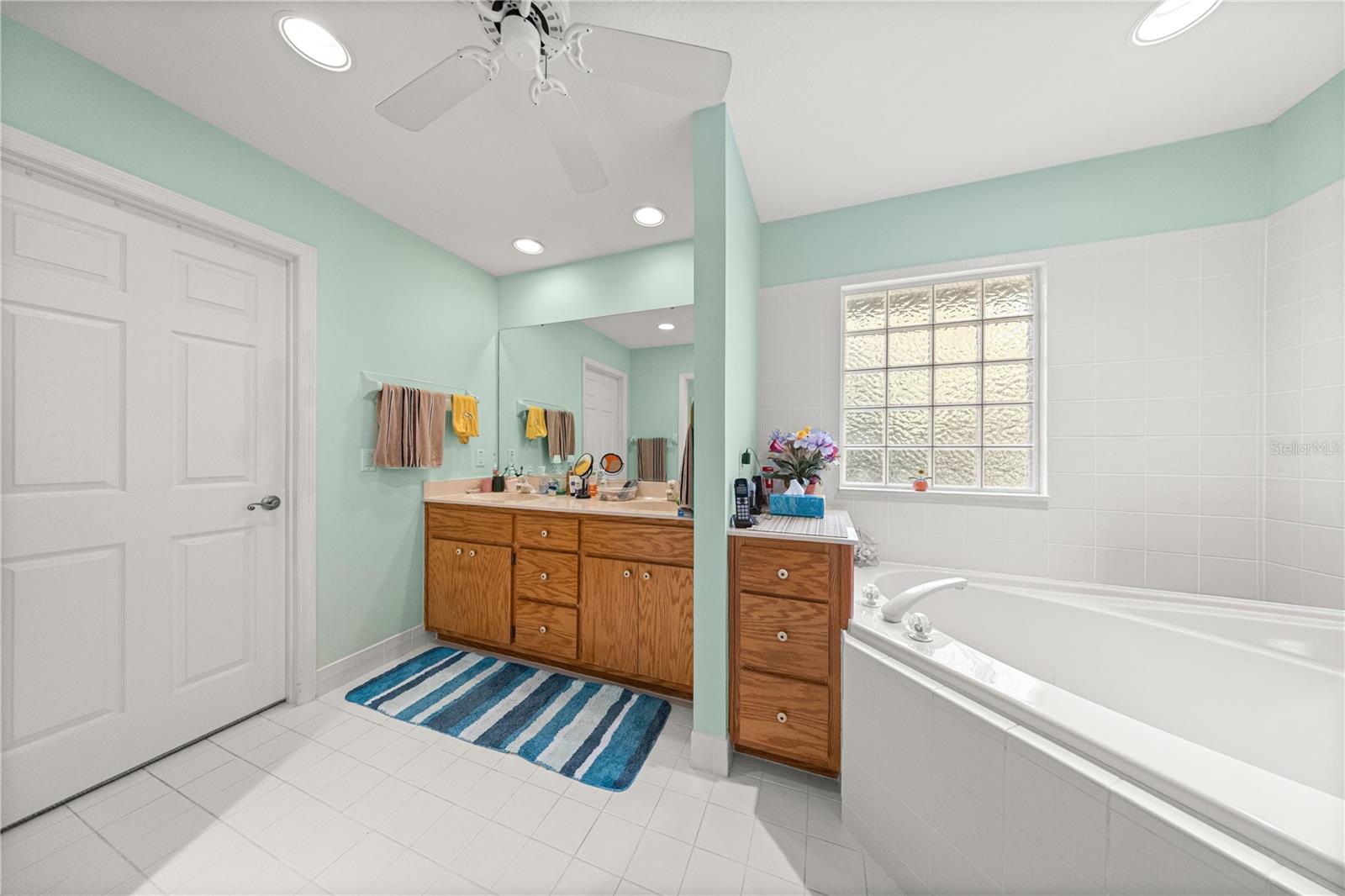 Image 12 of 31 For 5025 4th Circle