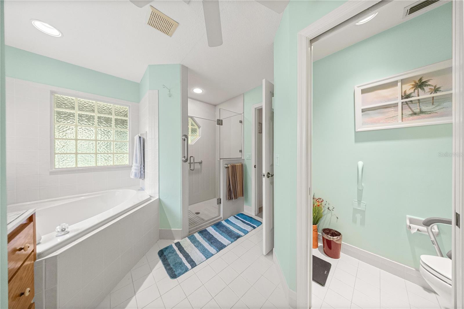 Image 13 of 31 For 5025 4th Circle