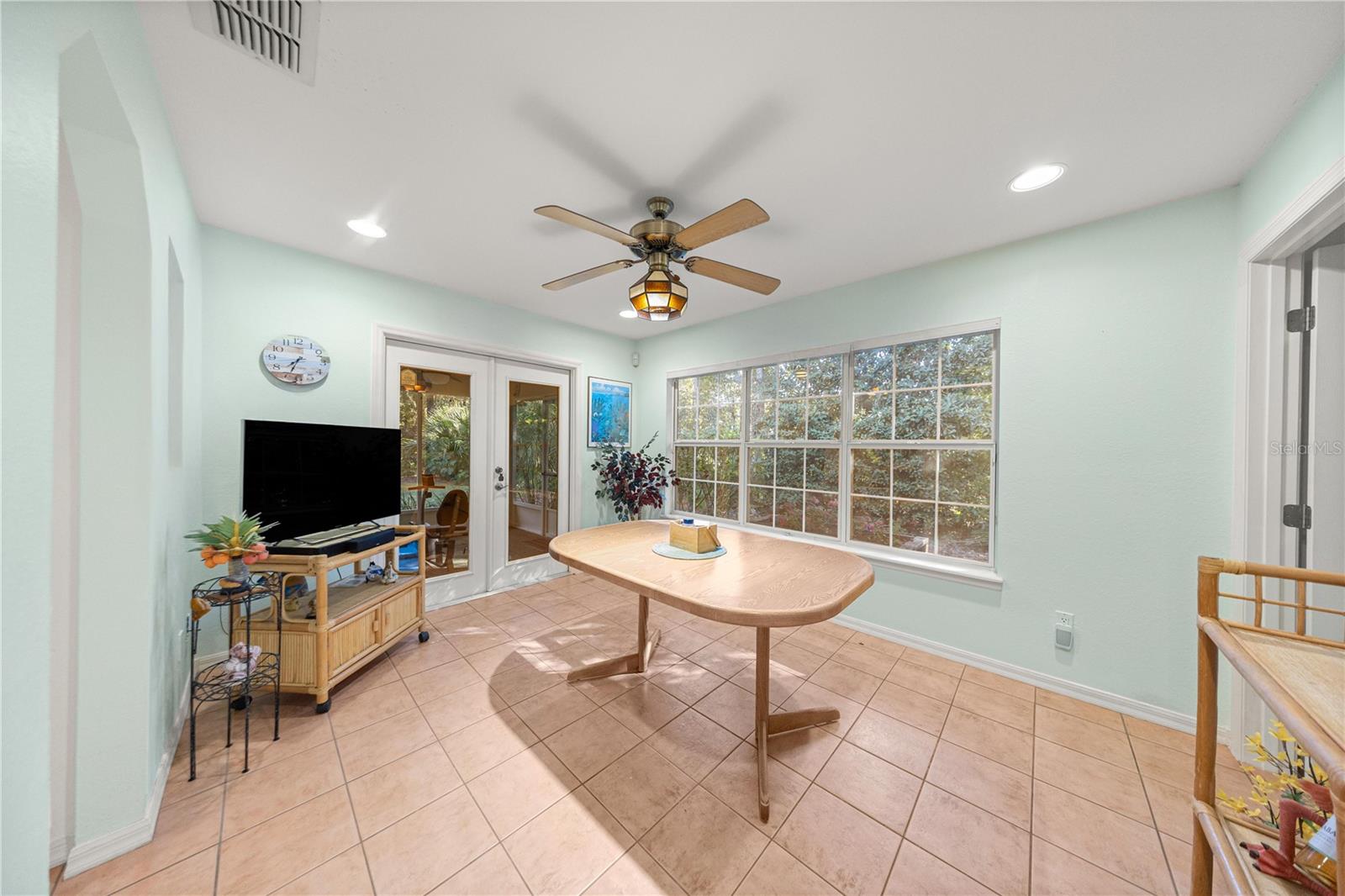 Image 20 of 31 For 5025 4th Circle