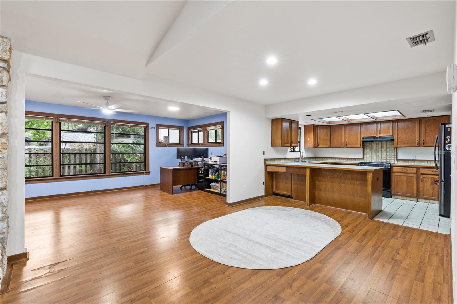 Image 17 of 50 For 7820 10th Avenue