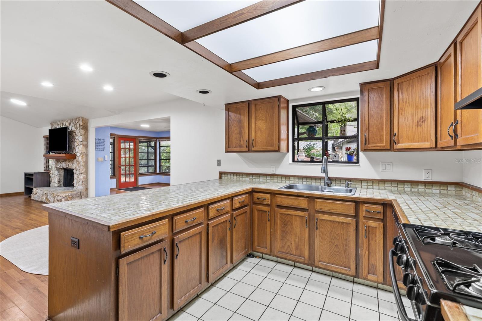 Image 20 of 50 For 7820 10th Avenue