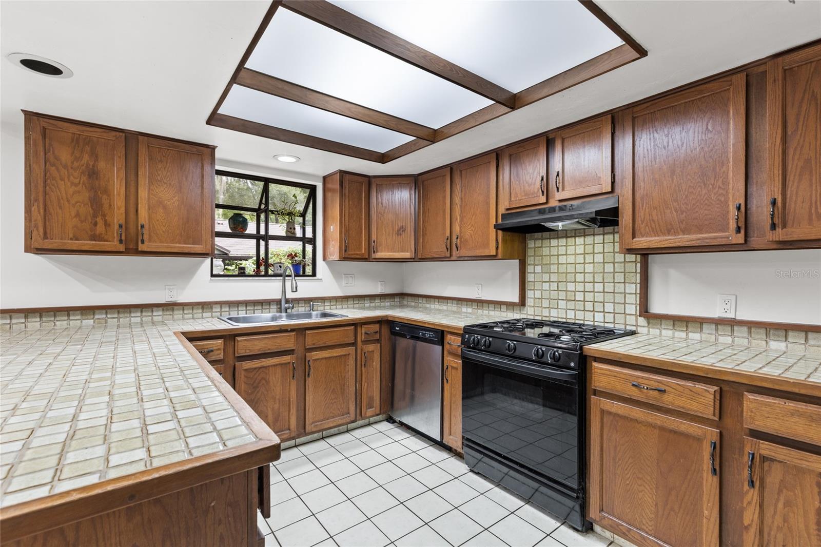 Image 21 of 50 For 7820 10th Avenue