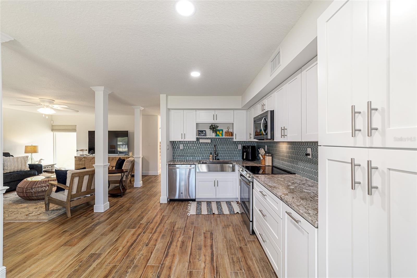 Image 14 of 49 For 11517 Sandpiper Court 149