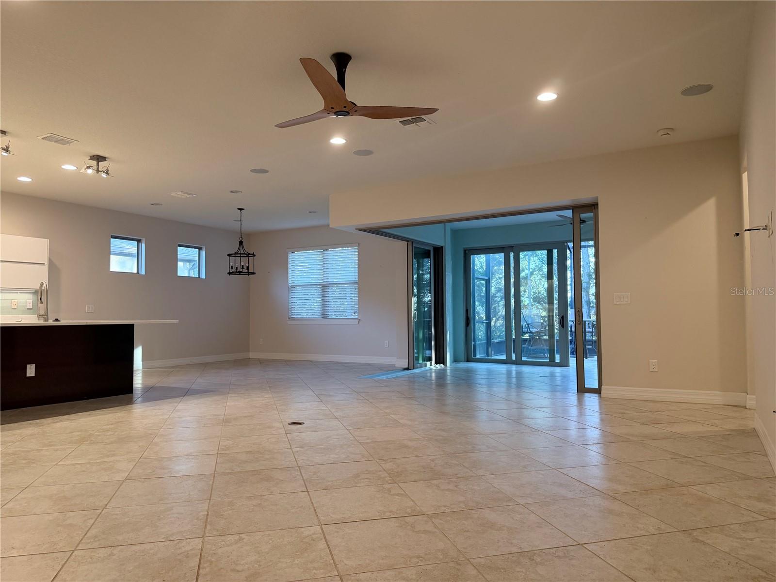 Image 18 of 45 For 10041 77th Loop