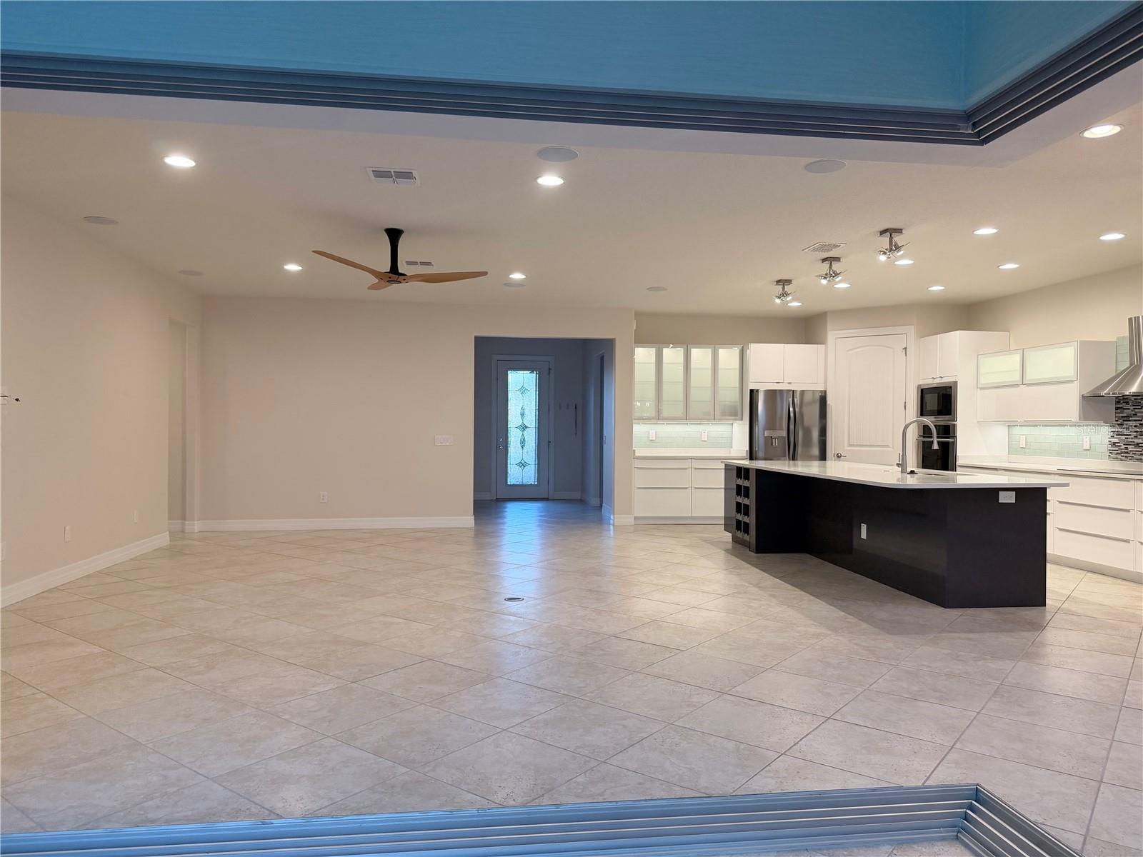 Image 19 of 45 For 10041 77th Loop