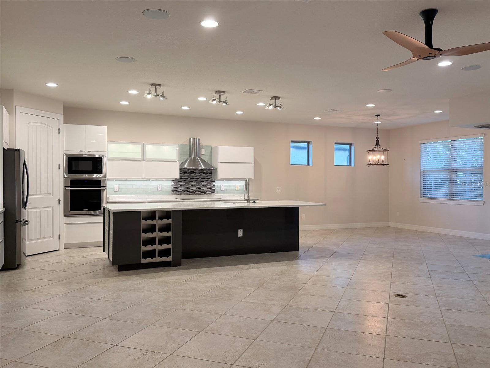 Image 26 of 45 For 10041 77th Loop