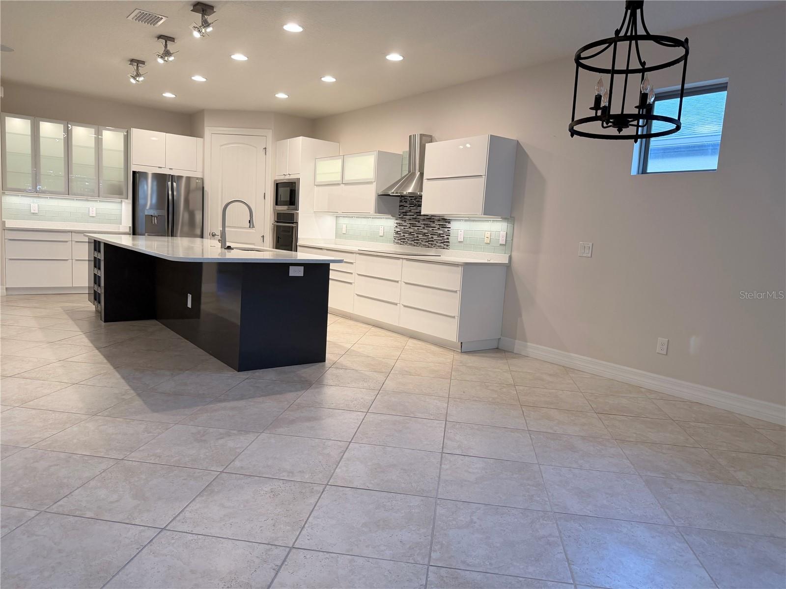 Image 33 of 45 For 10041 77th Loop