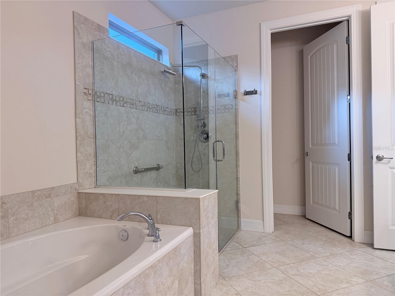 Image 37 of 45 For 10041 77th Loop