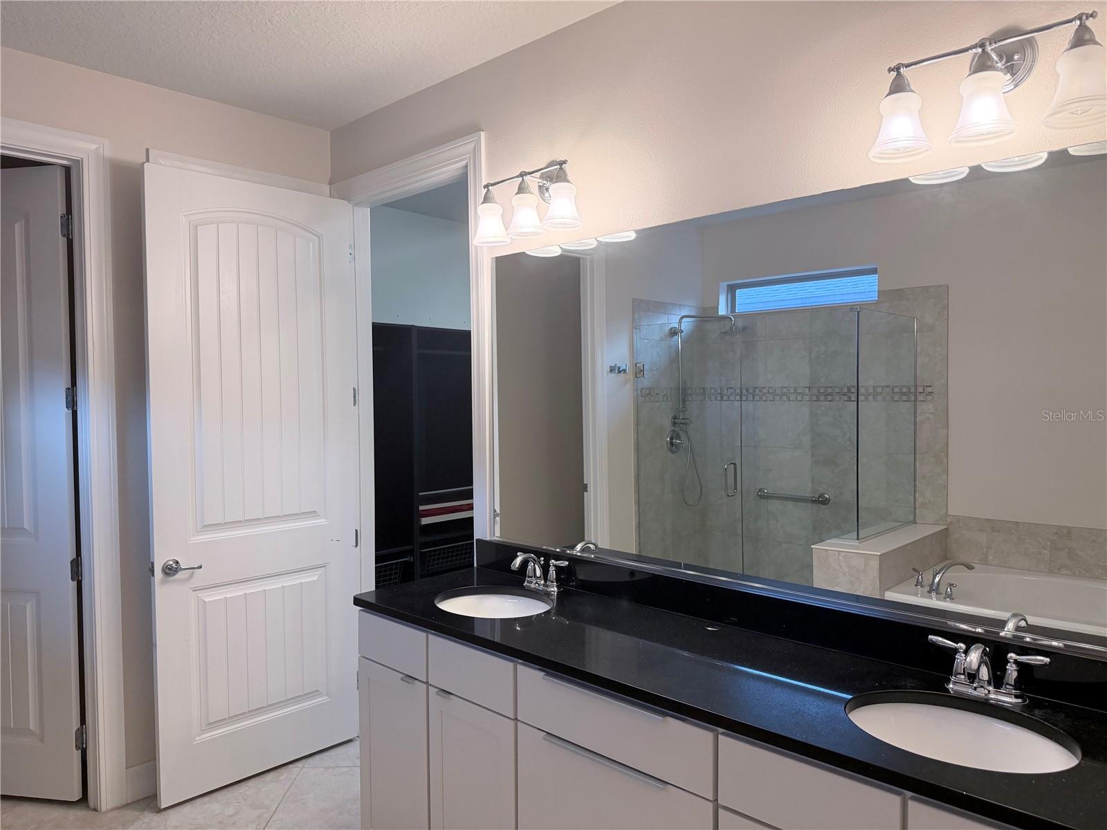 Image 38 of 45 For 10041 77th Loop