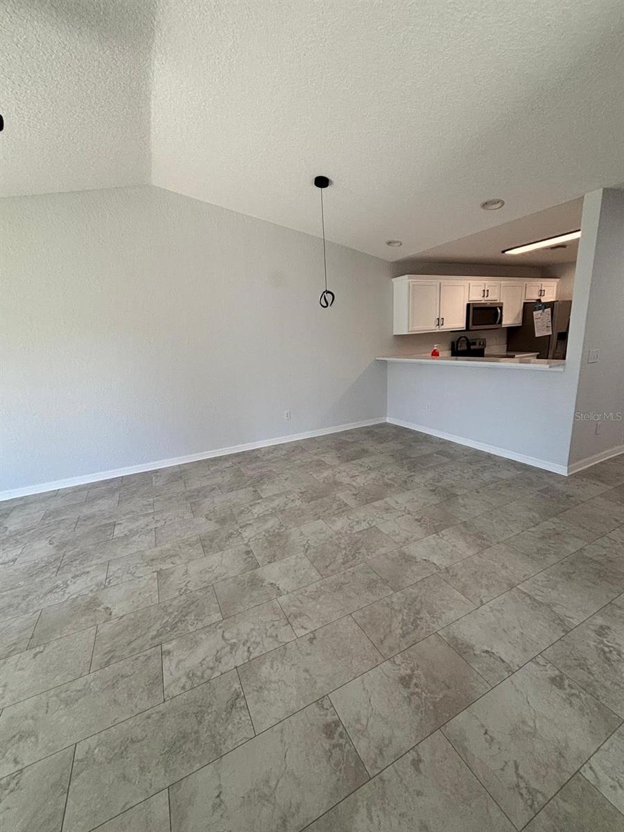 Image 4 of 19 For 2503 18th Circle