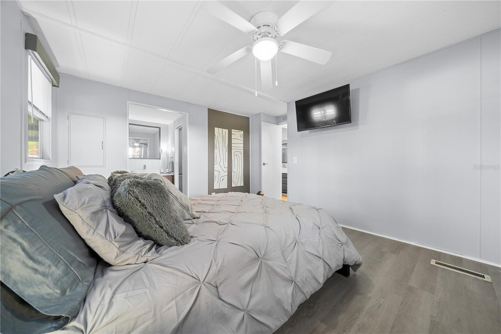 Image 14 of 51 For 426 5th Road