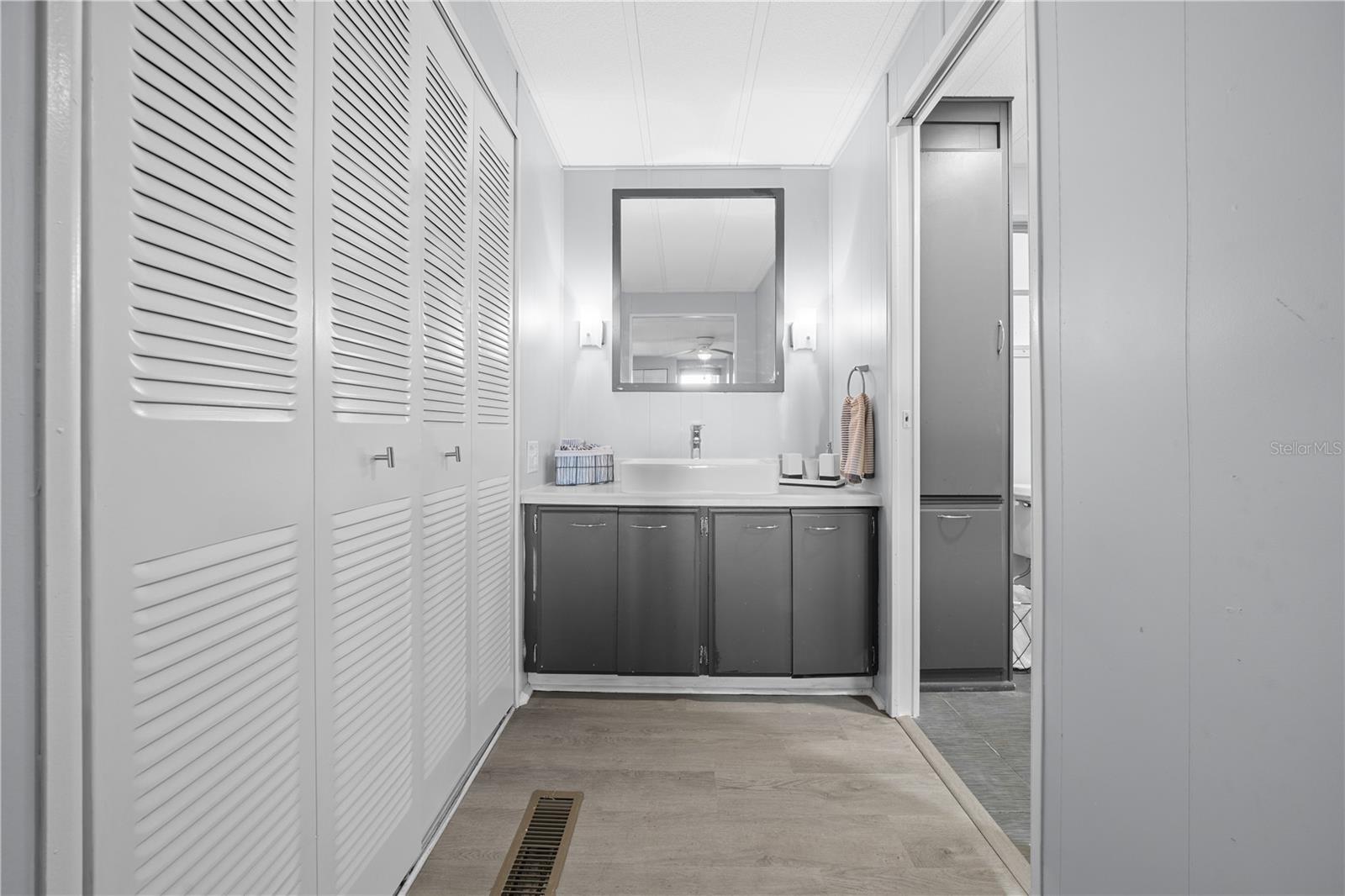 Image 16 of 51 For 426 5th Road