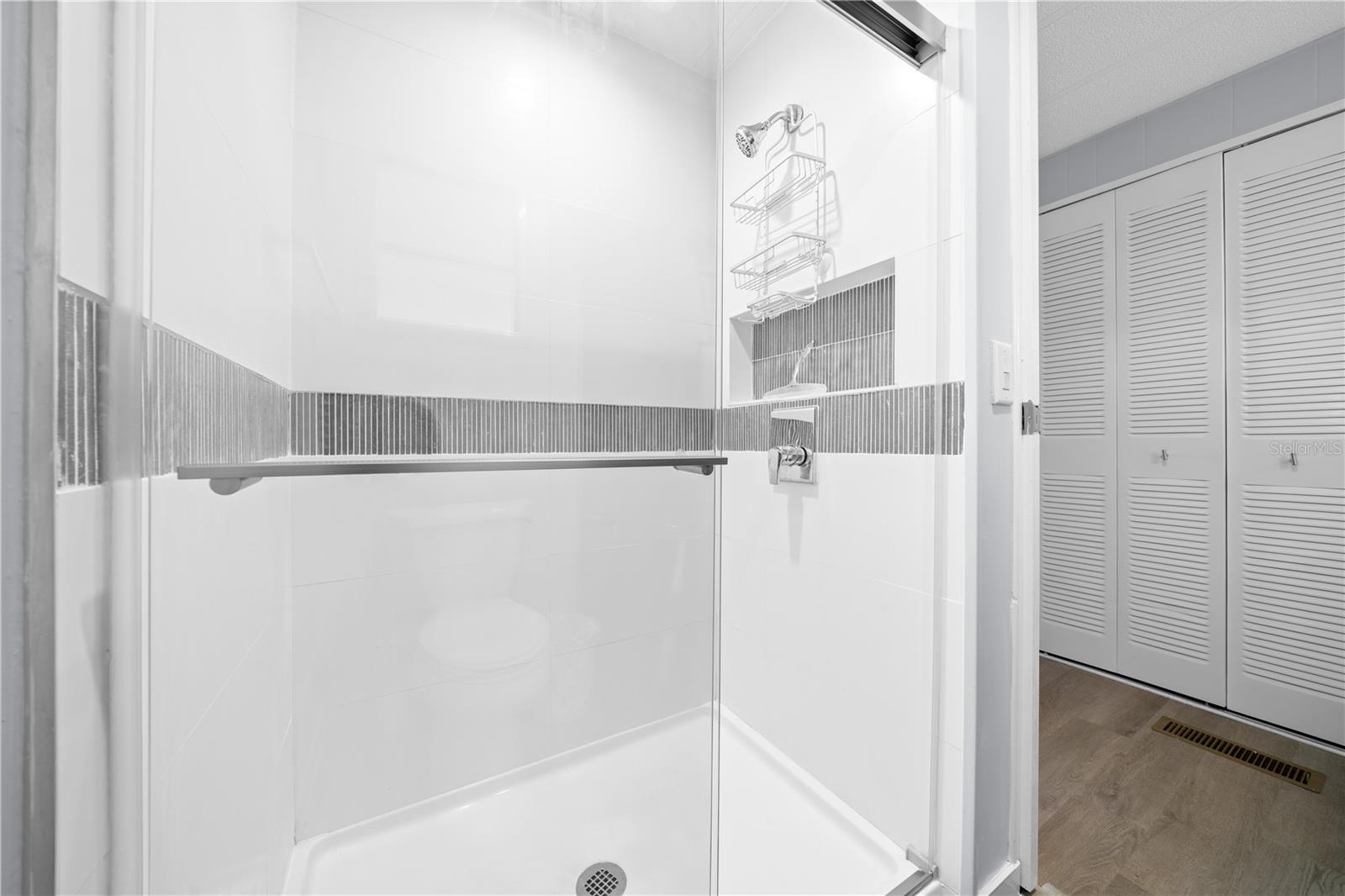 Image 18 of 51 For 426 5th Road