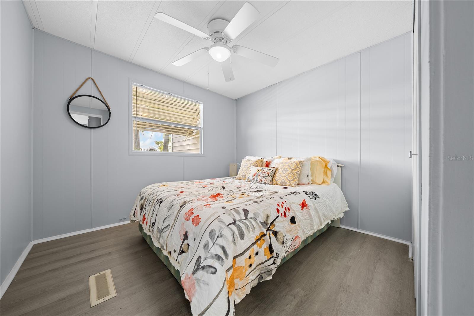 Image 20 of 51 For 426 5th Road