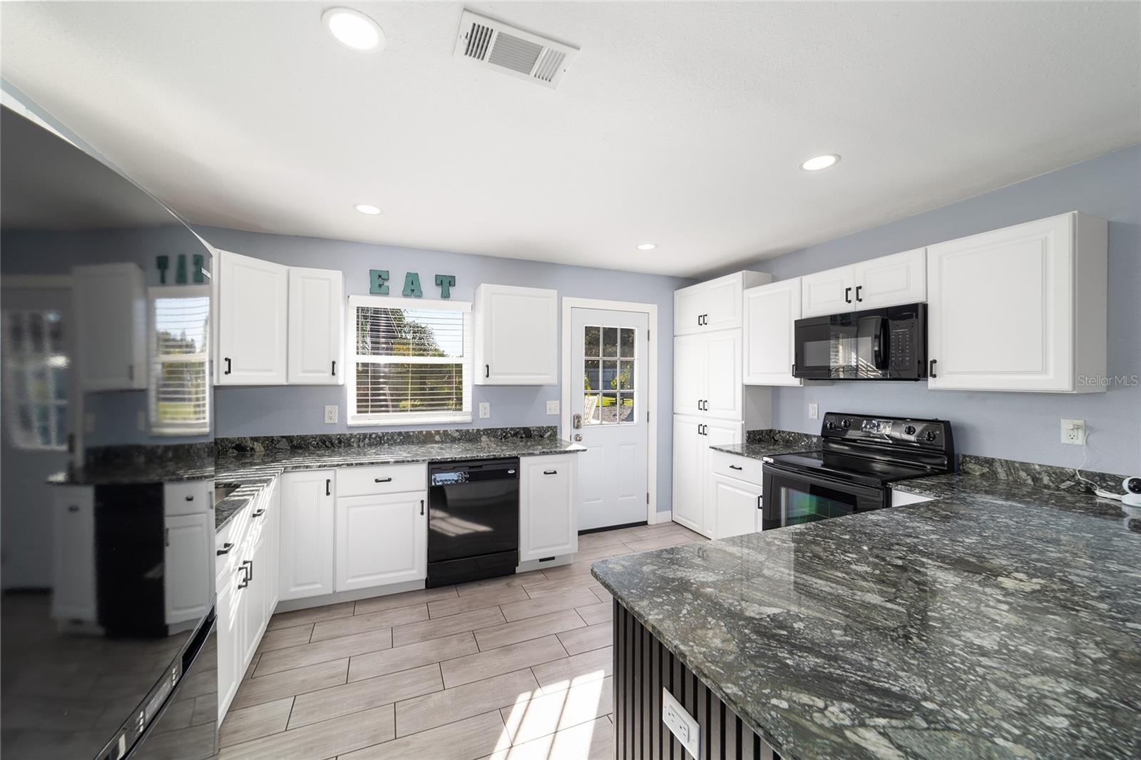 Image 25 of 100 For 9150 106th Place