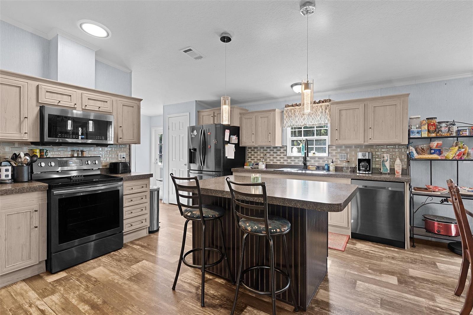 Image 13 of 59 For 16960 115th Avenue