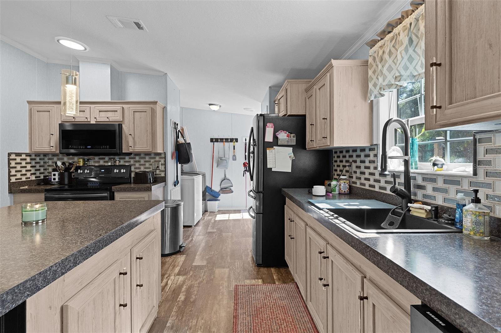 Image 17 of 59 For 16960 115th Avenue