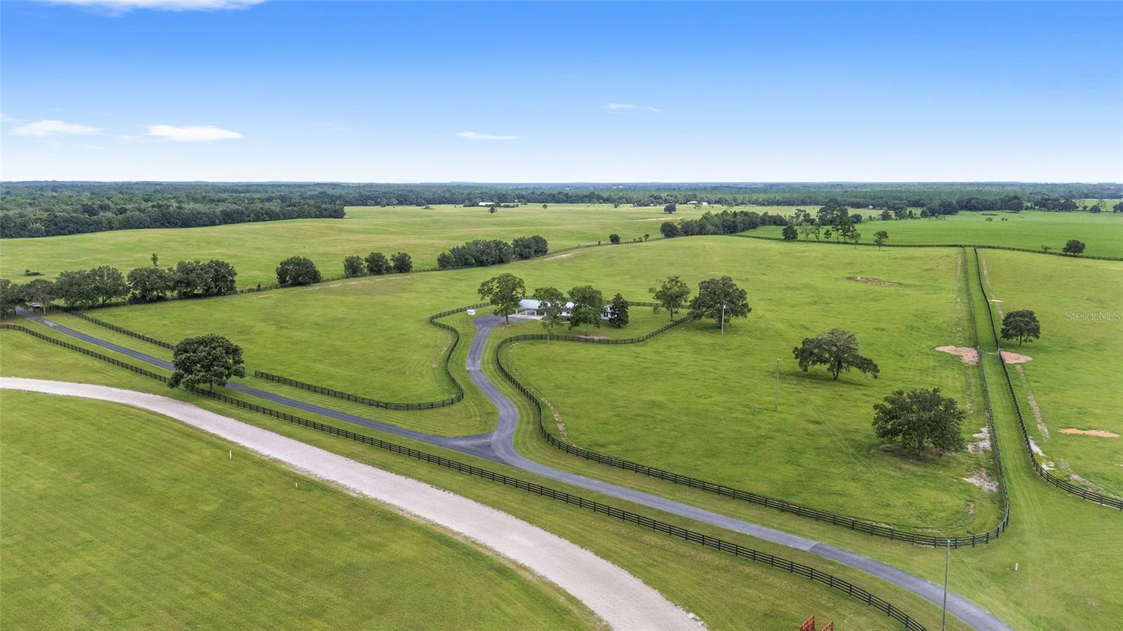 Listing photo id 19 for 18800 47th Place