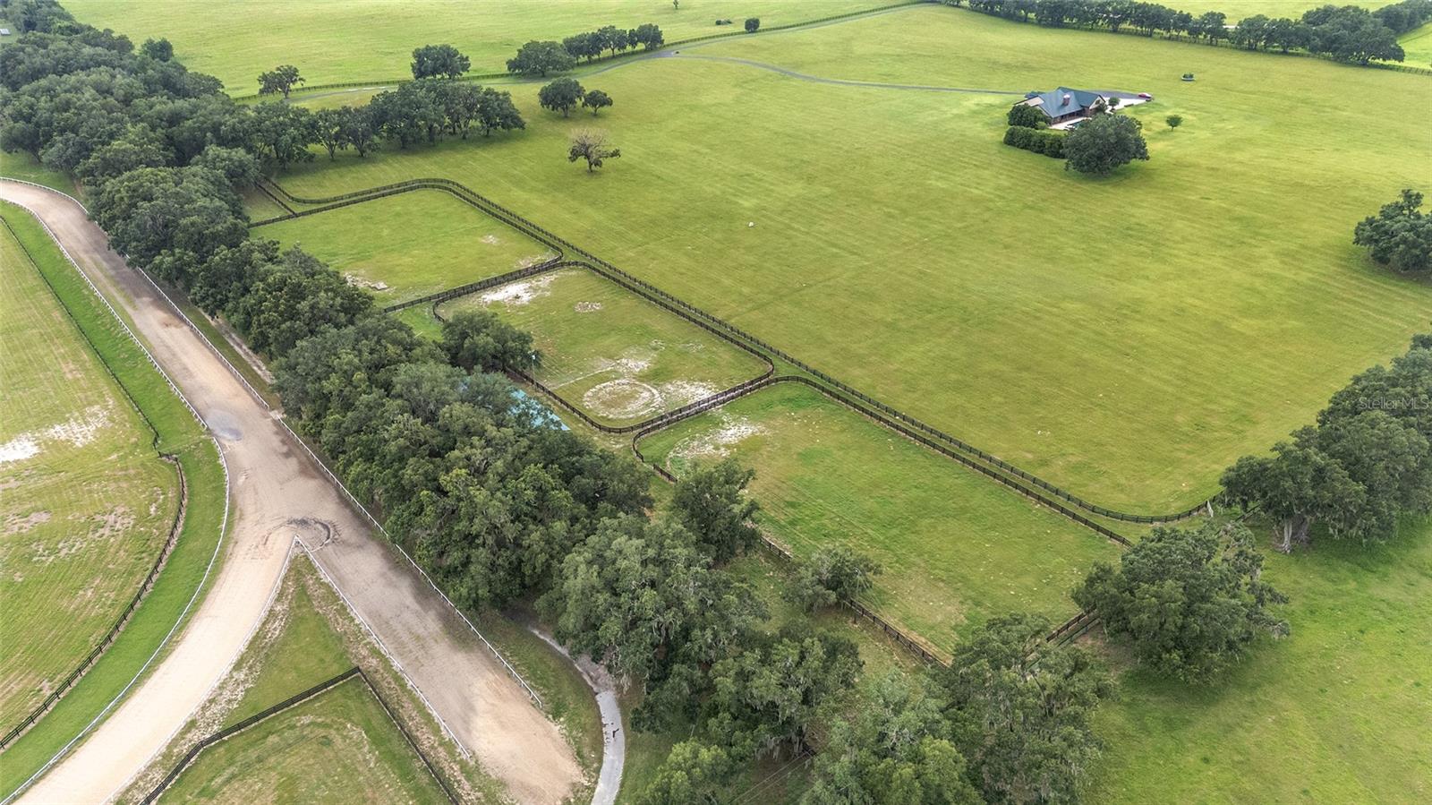 Listing photo id 26 for 18800 47th Place