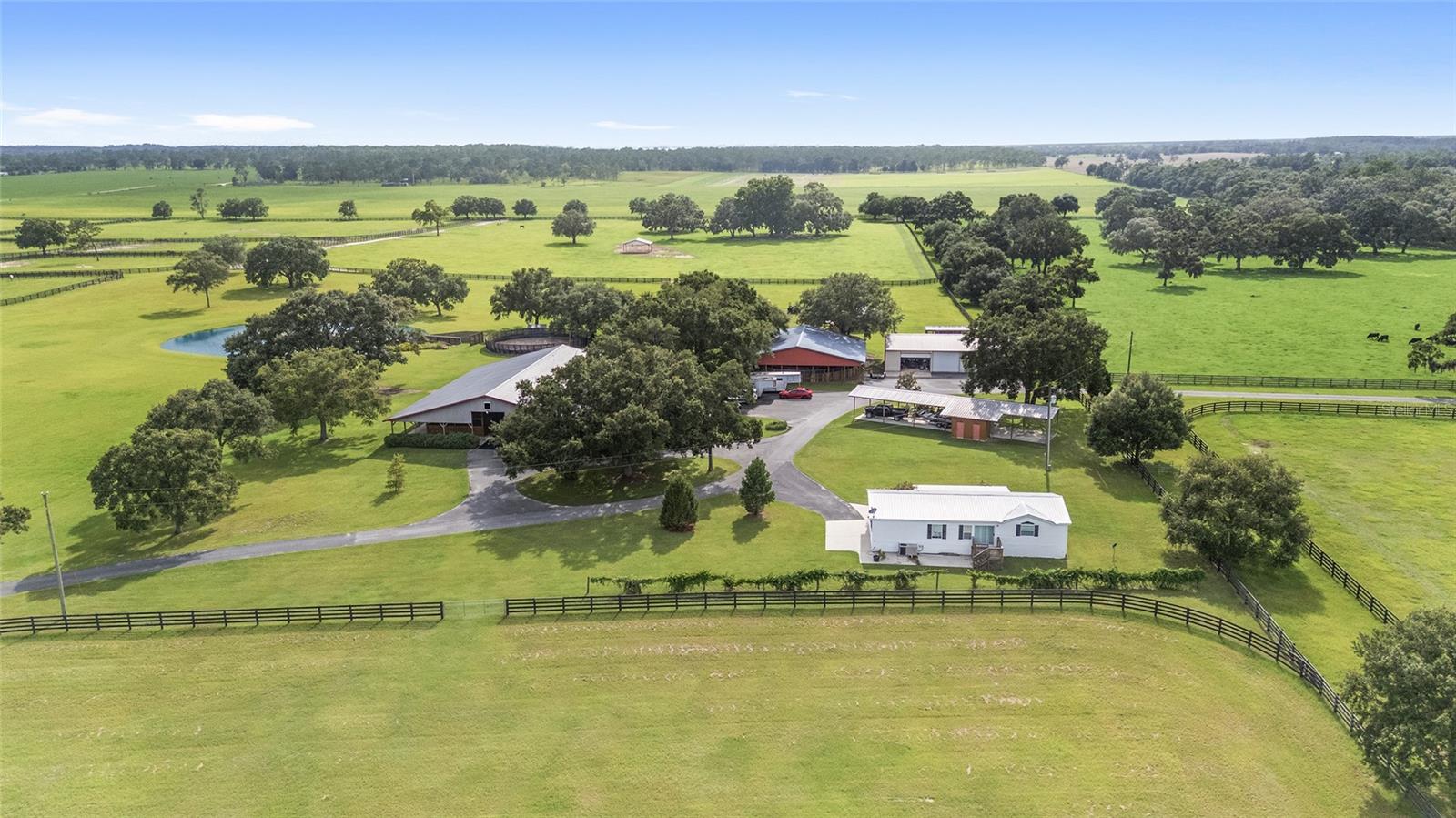 Listing photo id 3 for 18800 47th Place