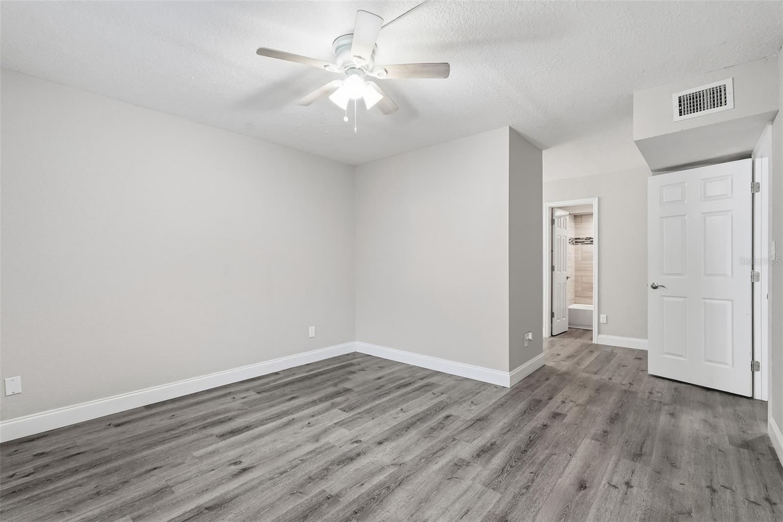 Image 16 of 36 For 2843 3rd Street 109