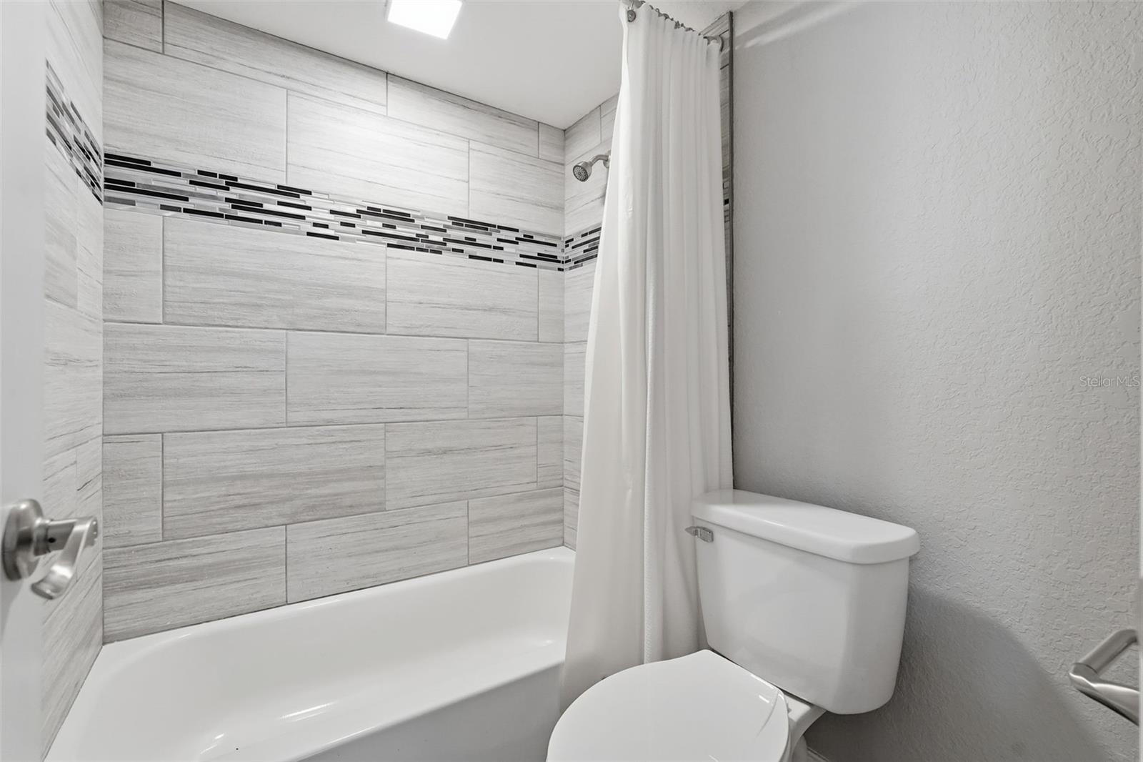 Image 19 of 36 For 2843 3rd Street 109