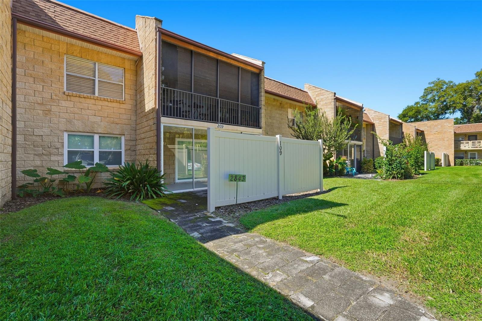 Image 28 of 36 For 2843 3rd Street 109