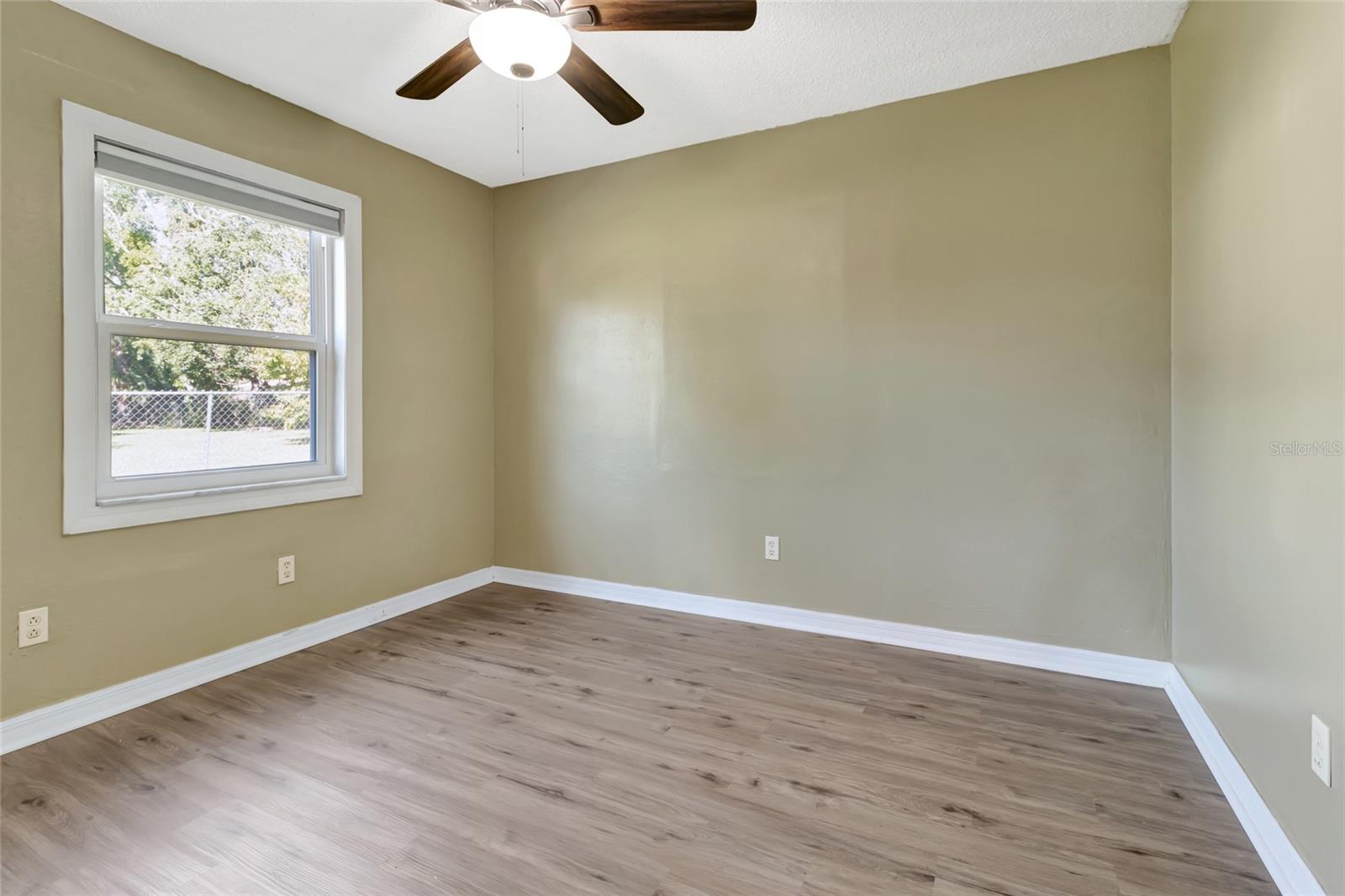 Image 16 of 36 For 6989 52 Place