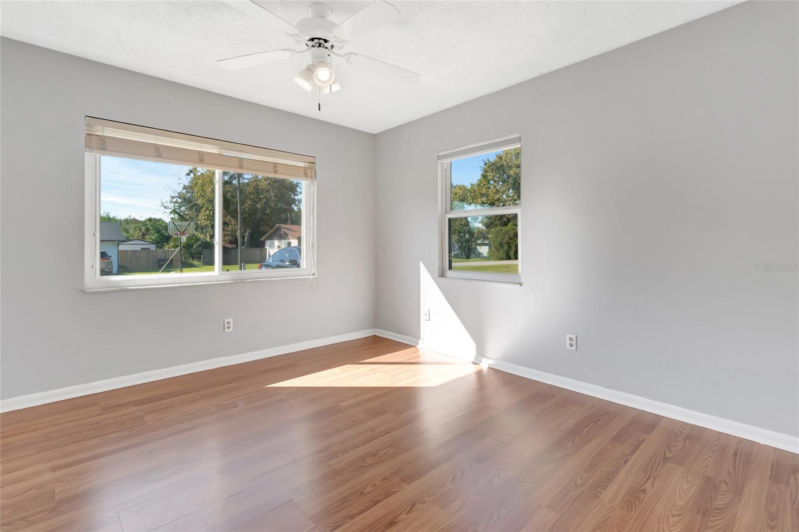 Image 18 of 36 For 6989 52 Place